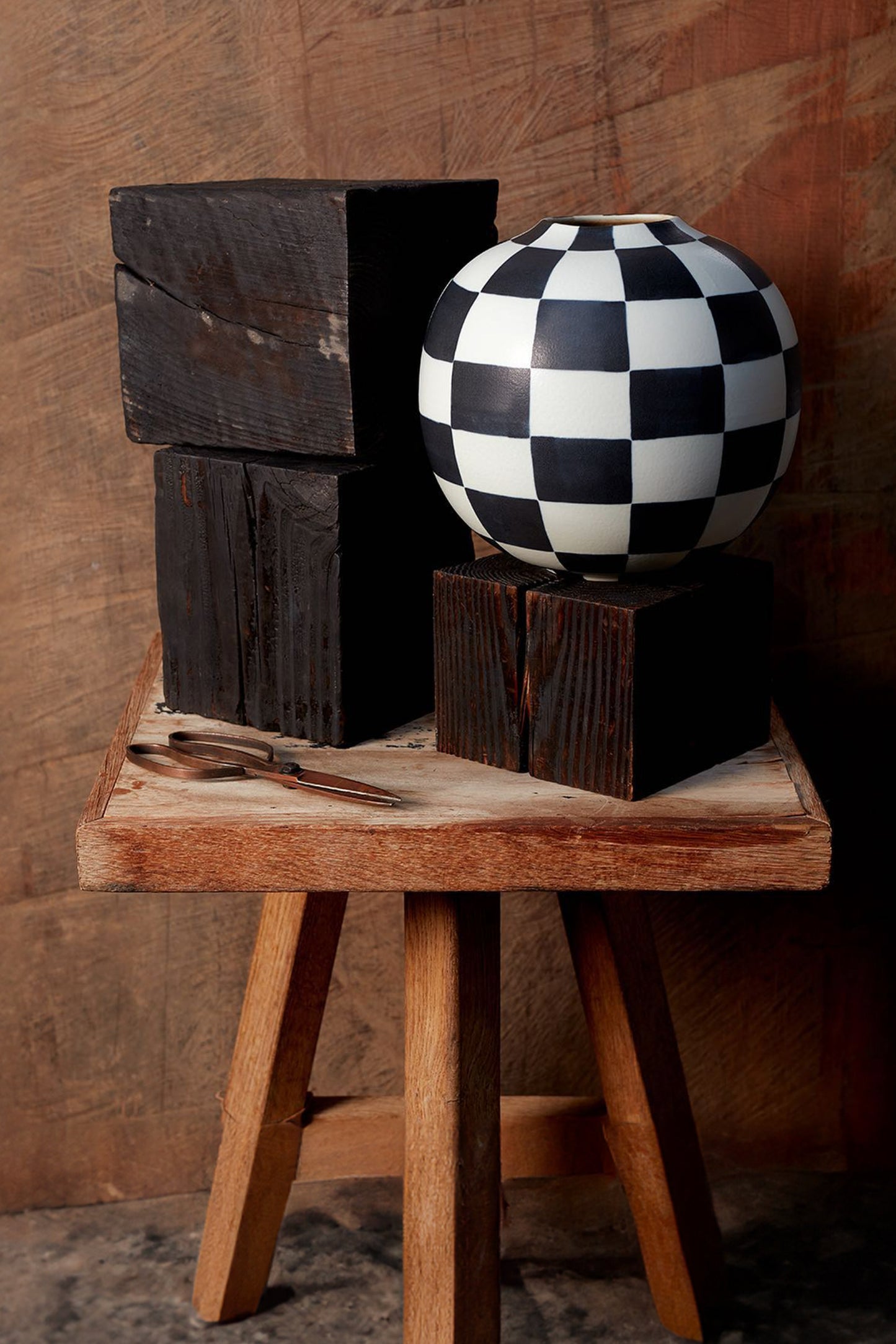 CHECKER VASE (MEDIUM)