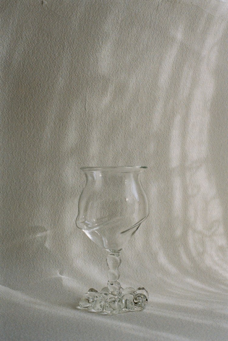 PAIR OF WINE GLASSES