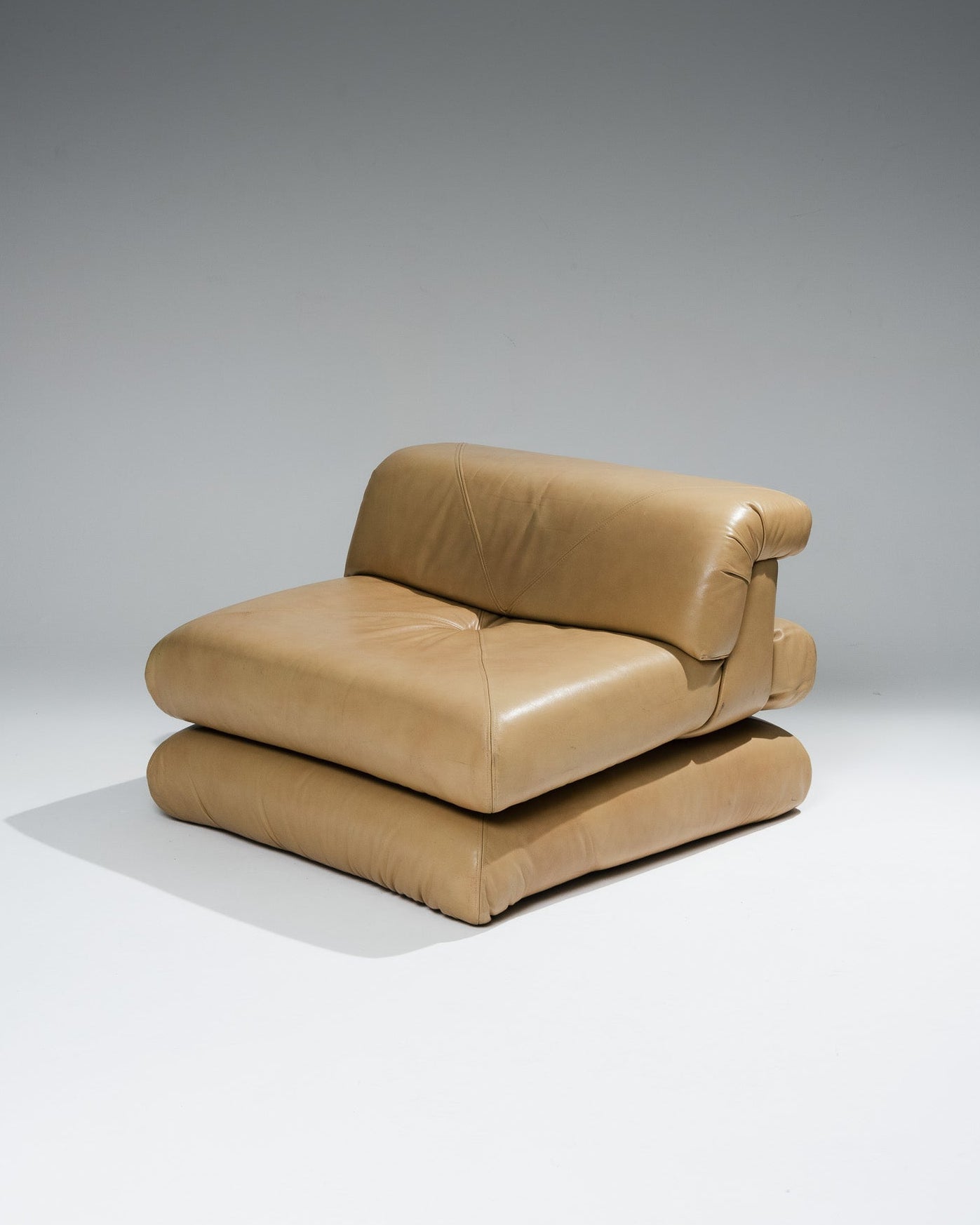 FAUTEUIL MAH JONG EN CUIR, ROCHE BOBOIS, 1970s