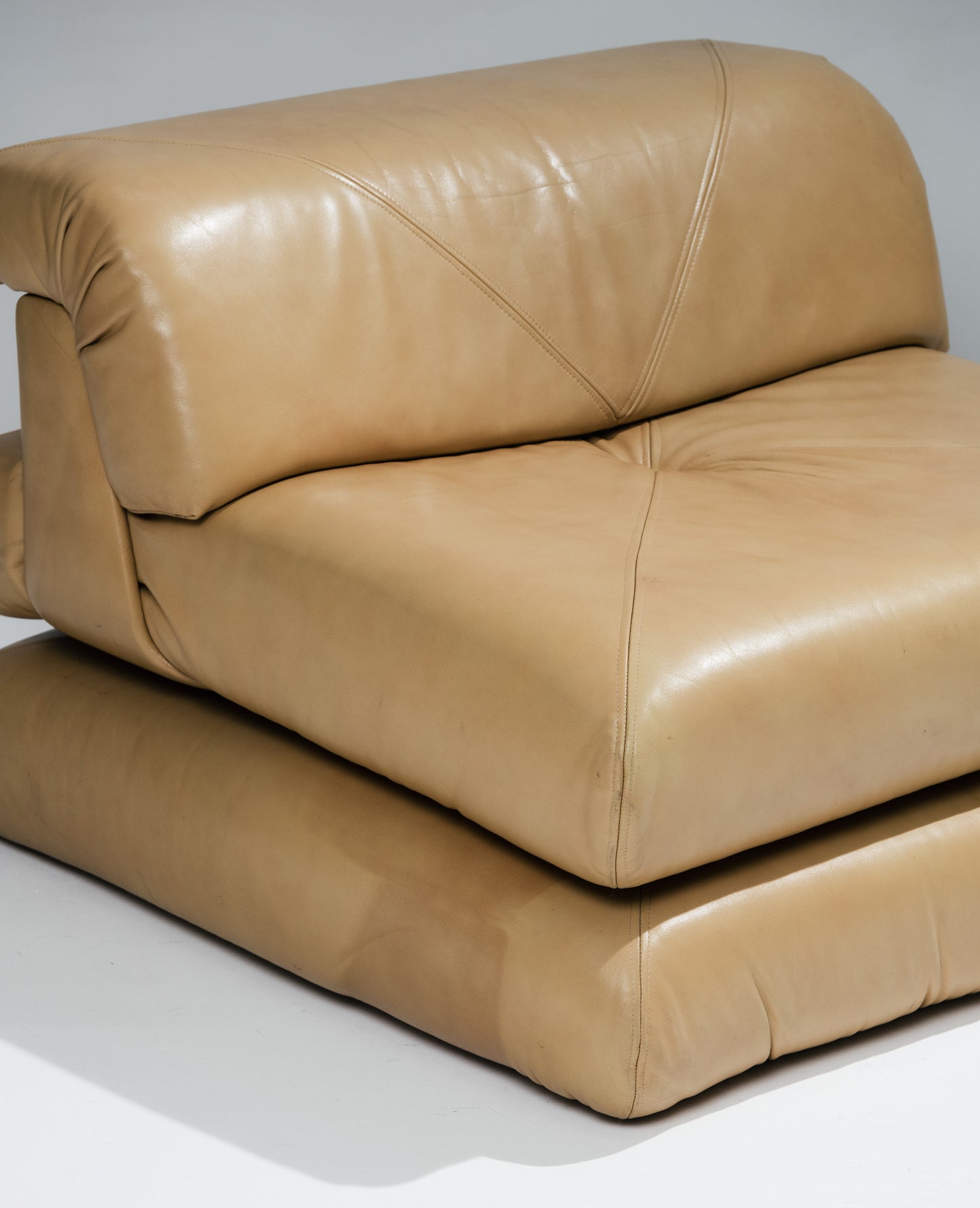 FAUTEUIL MAH JONG EN CUIR, ROCHE BOBOIS, 1970s