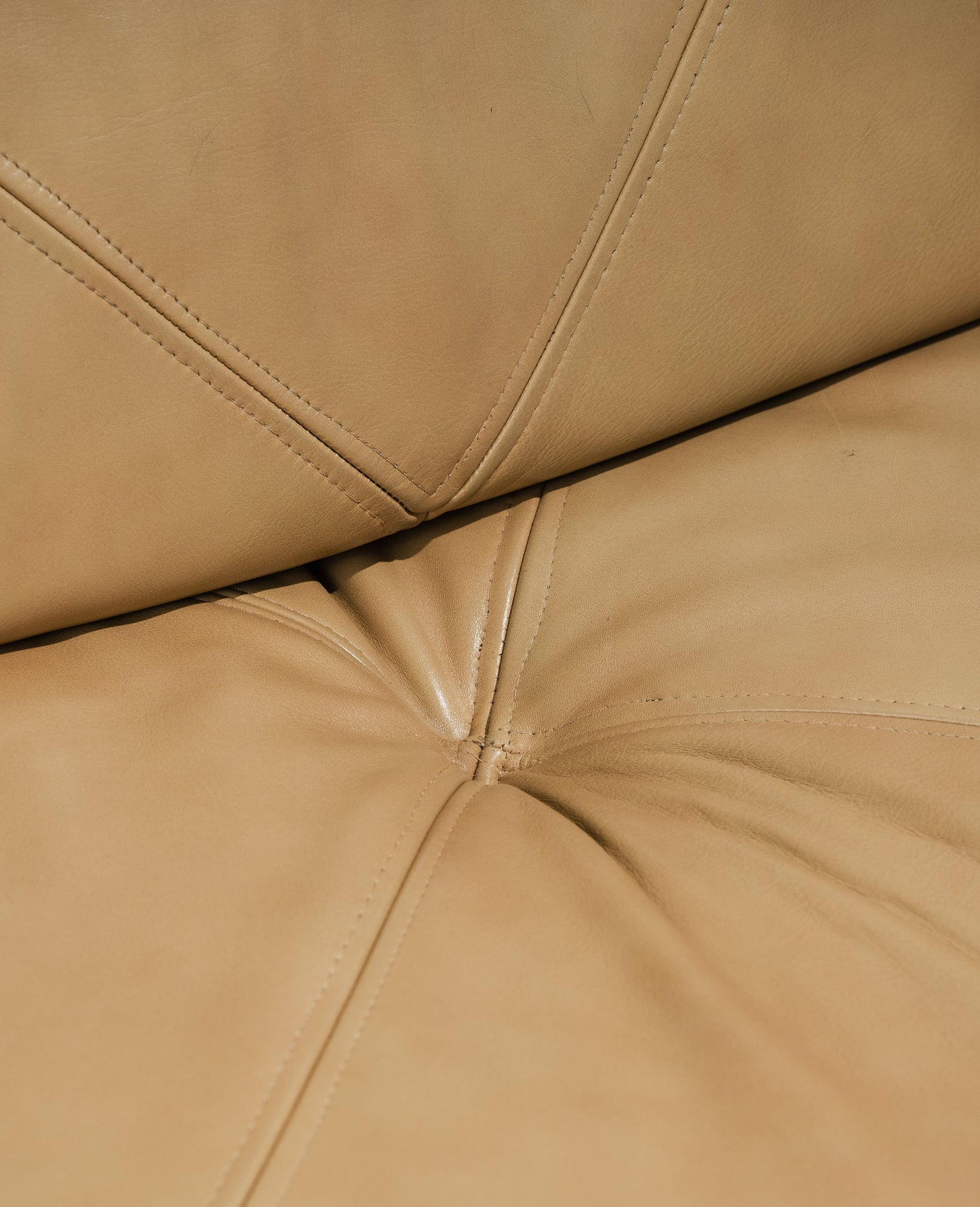 FAUTEUIL MAH JONG EN CUIR, ROCHE BOBOIS, 1970s