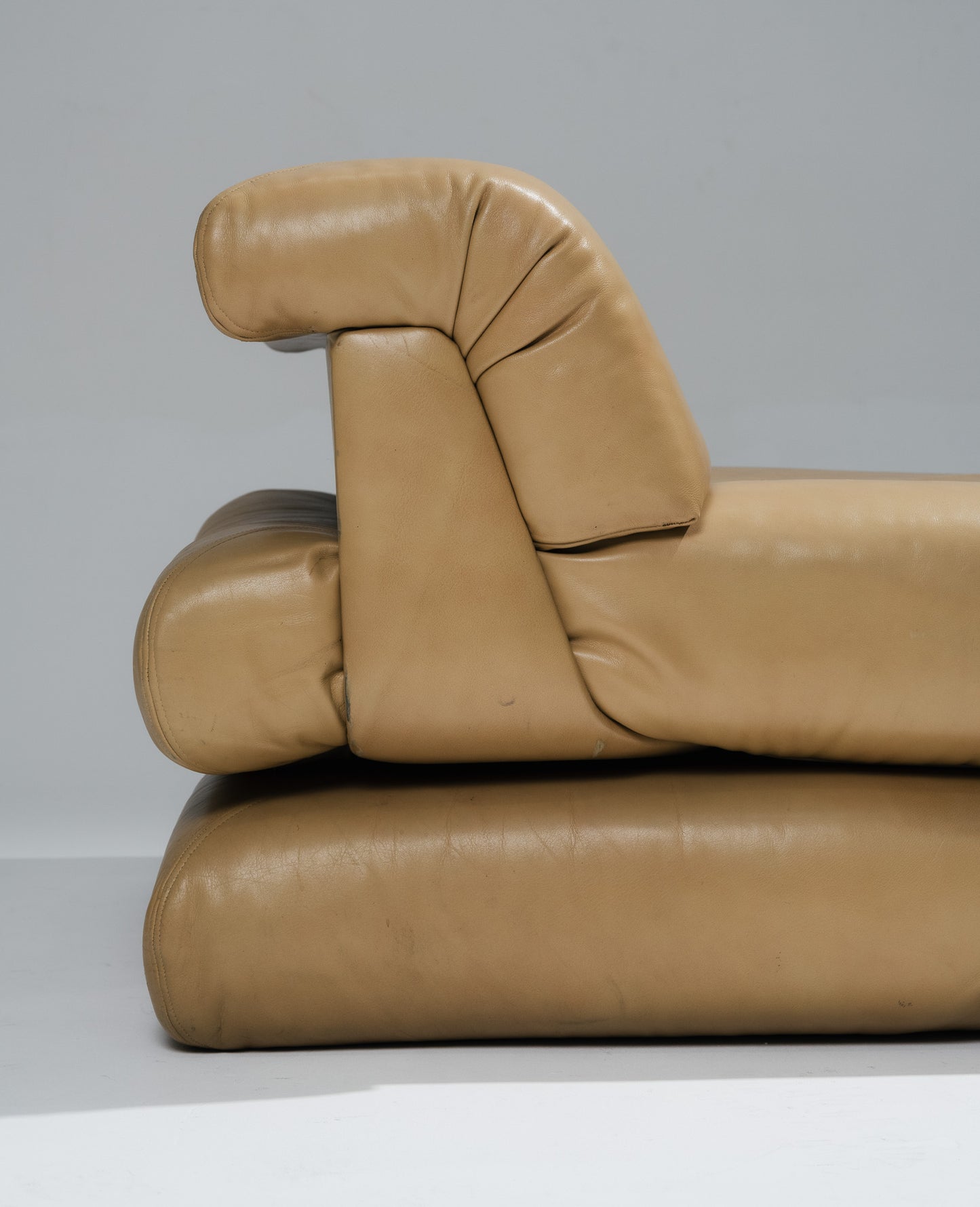FAUTEUIL MAH JONG EN CUIR, ROCHE BOBOIS, 1970s