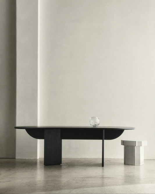 'PILLABOUT 02' DINING TABLE