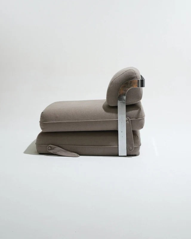 PAIRE DE CHAUFFEUSES CONVERTIBLES, STRUCTURE MÉTAL, 1970s