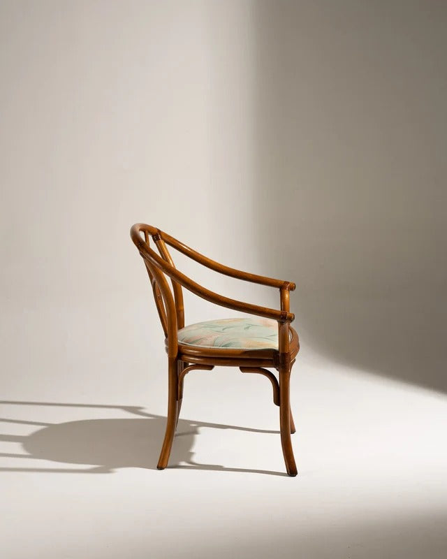 PAIRE DE FAUTEUILS EN ROTIN ET TISSU FLEURI, 1970s