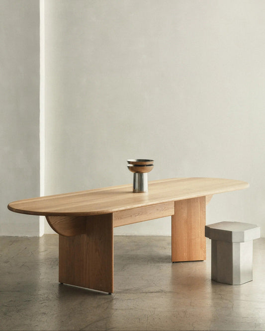 'PILLABOUT 02' DINING TABLE