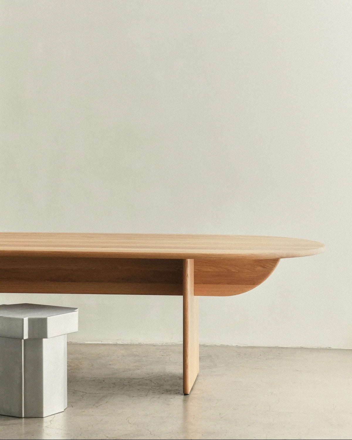 'PILLABOUT 04' DINING TABLE