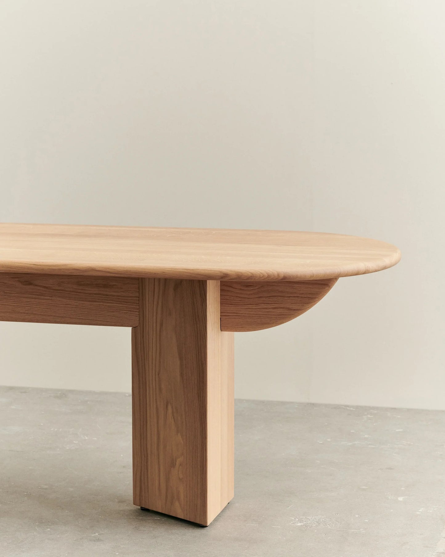 'PILLABOUT 03' DINING TABLE