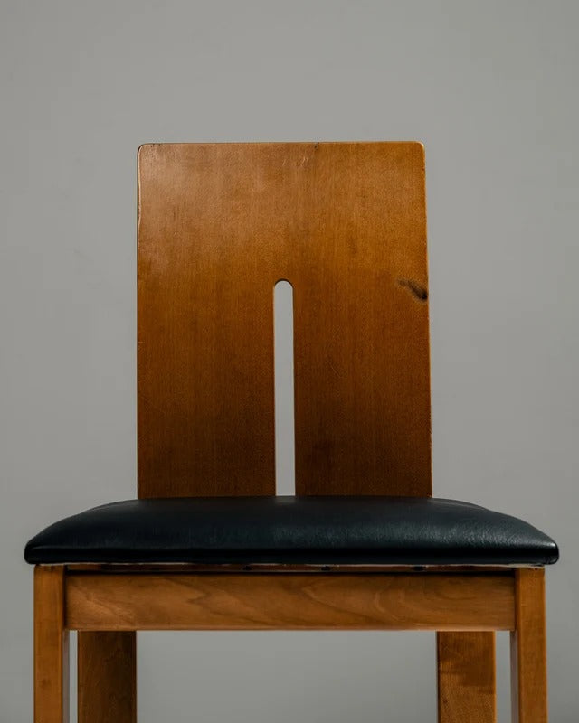 SET DE 4 CHAISES SCULPTURALES EN BOIS ET CUIR, 1970s