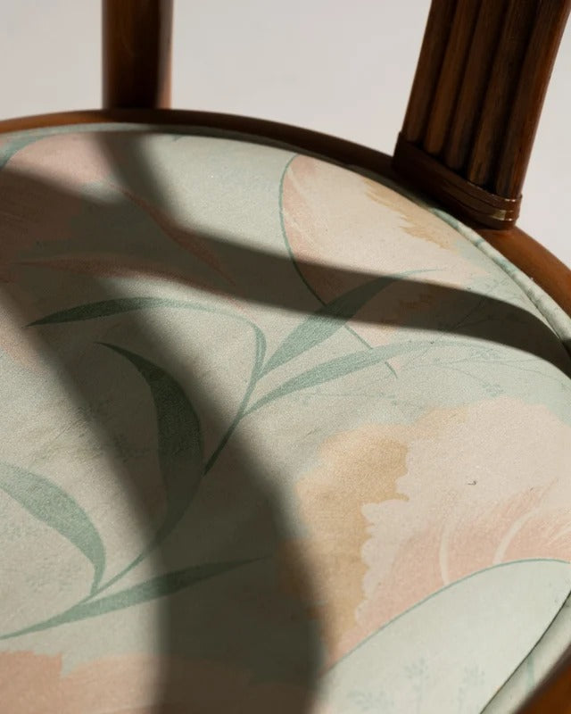 PAIRE DE FAUTEUILS EN ROTIN ET TISSU FLEURI, 1970s