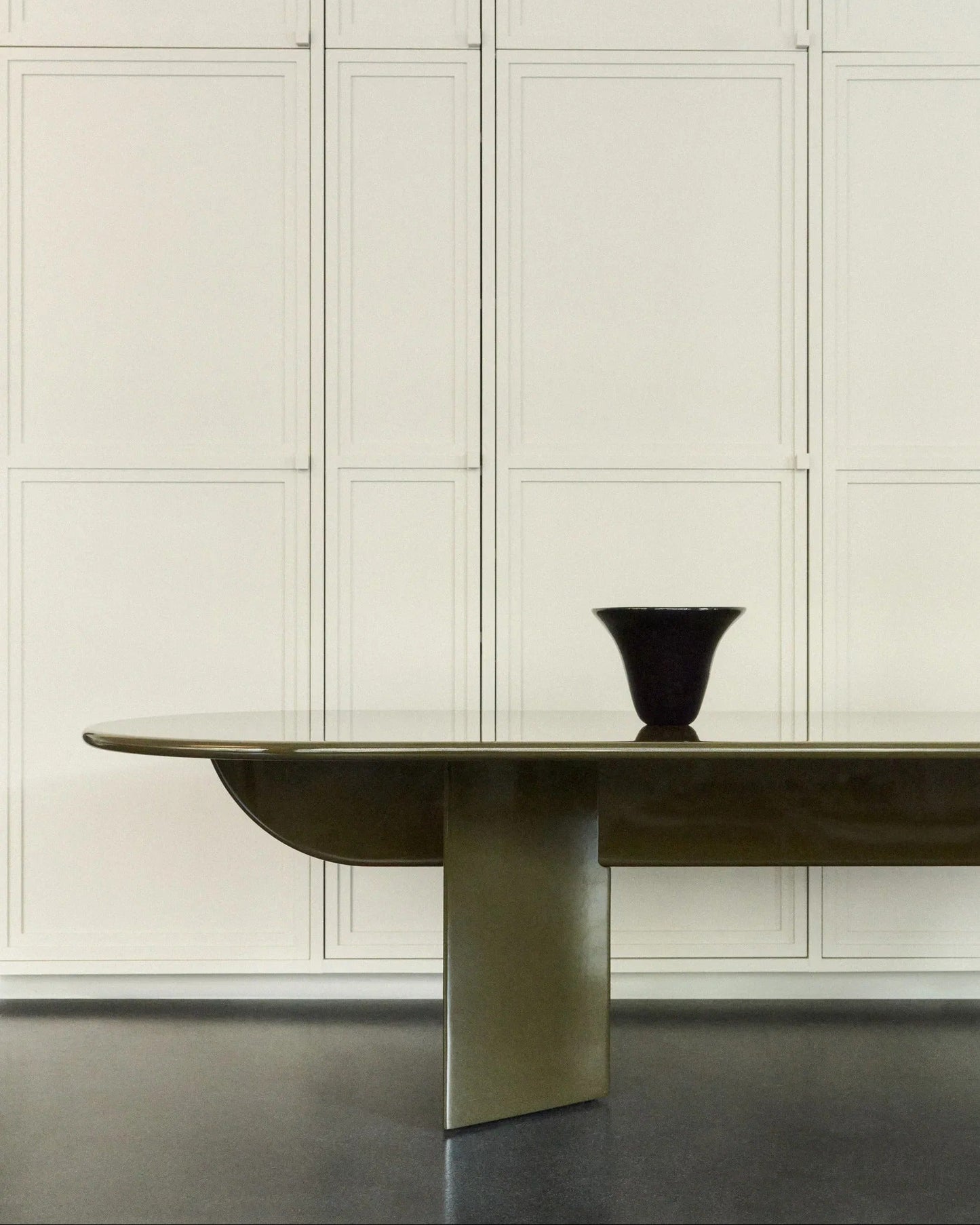 'PILLABOUT 04' DINING TABLE