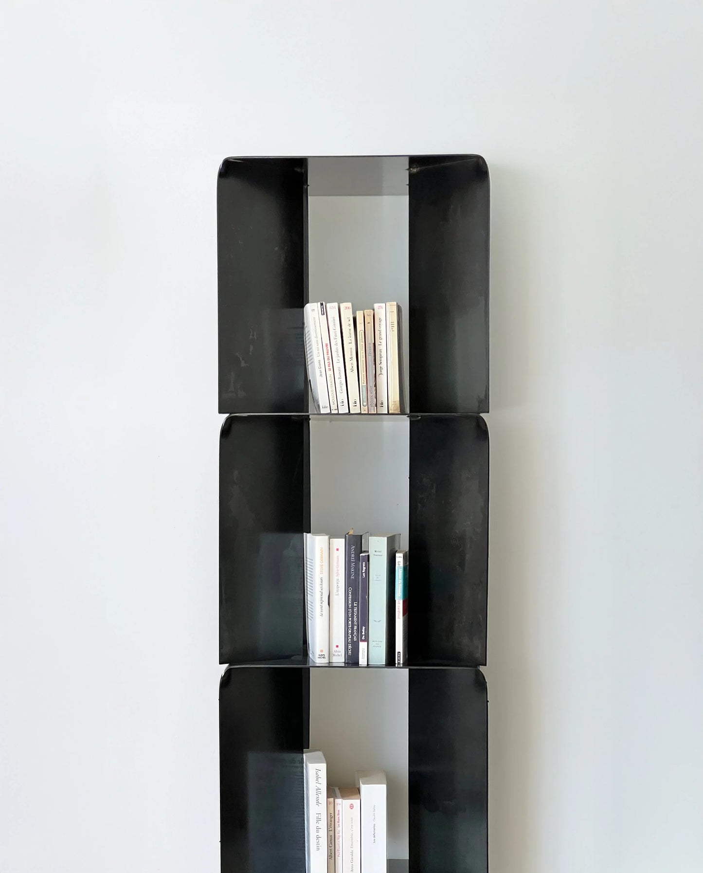 L TOMO SHELF