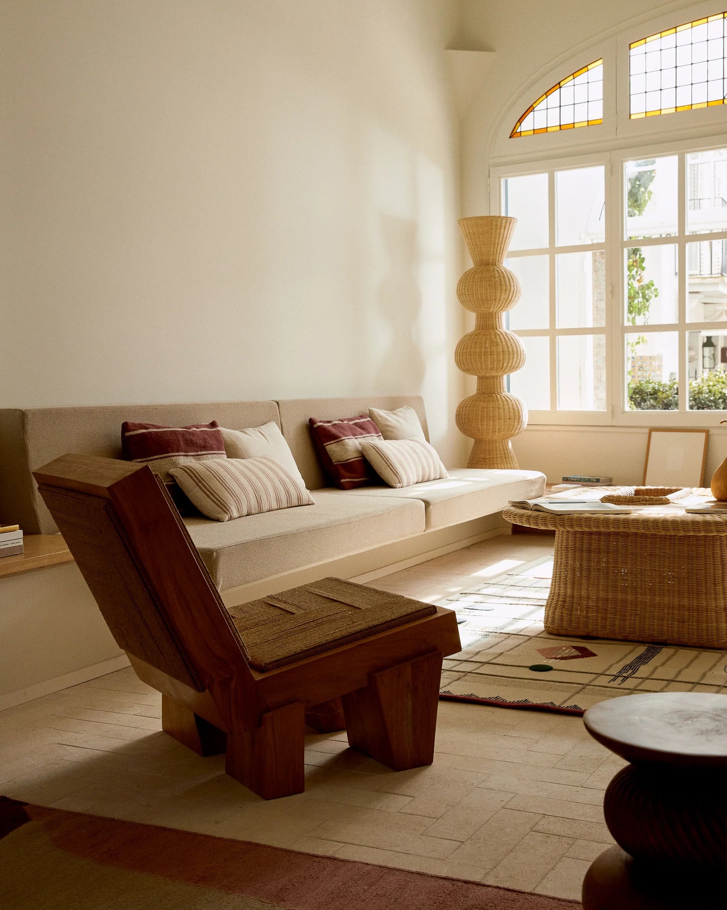 BLOCK ARMCHAIR IN BLACK NATURAL ROPE