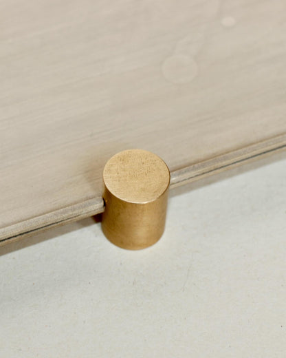 PLATEAU DE LA COLLECTION "ÉPURE" EN LAITON