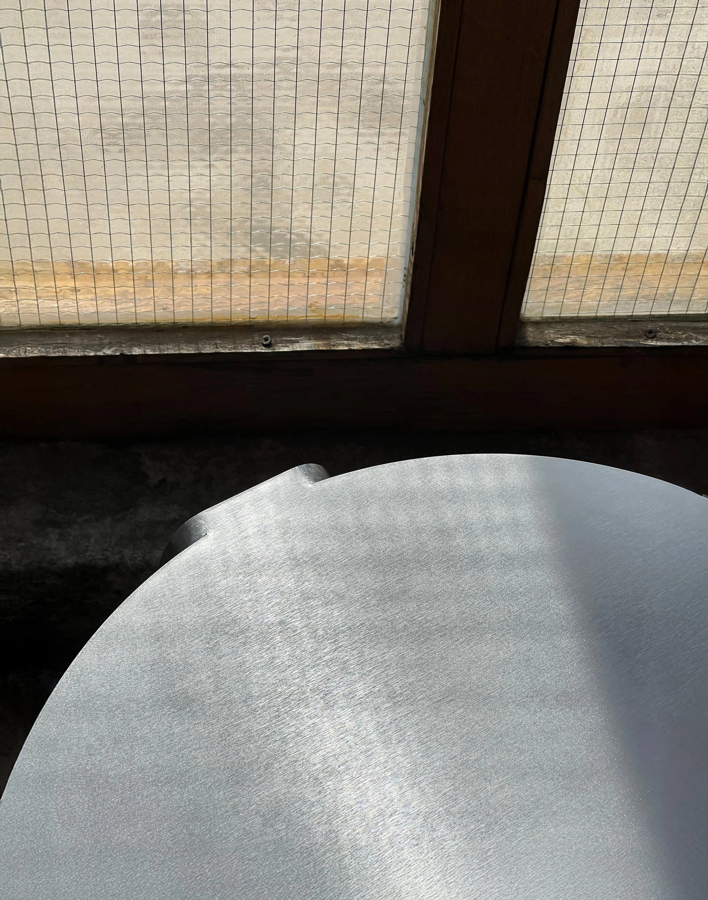 'MARU' COFFEE TABLE