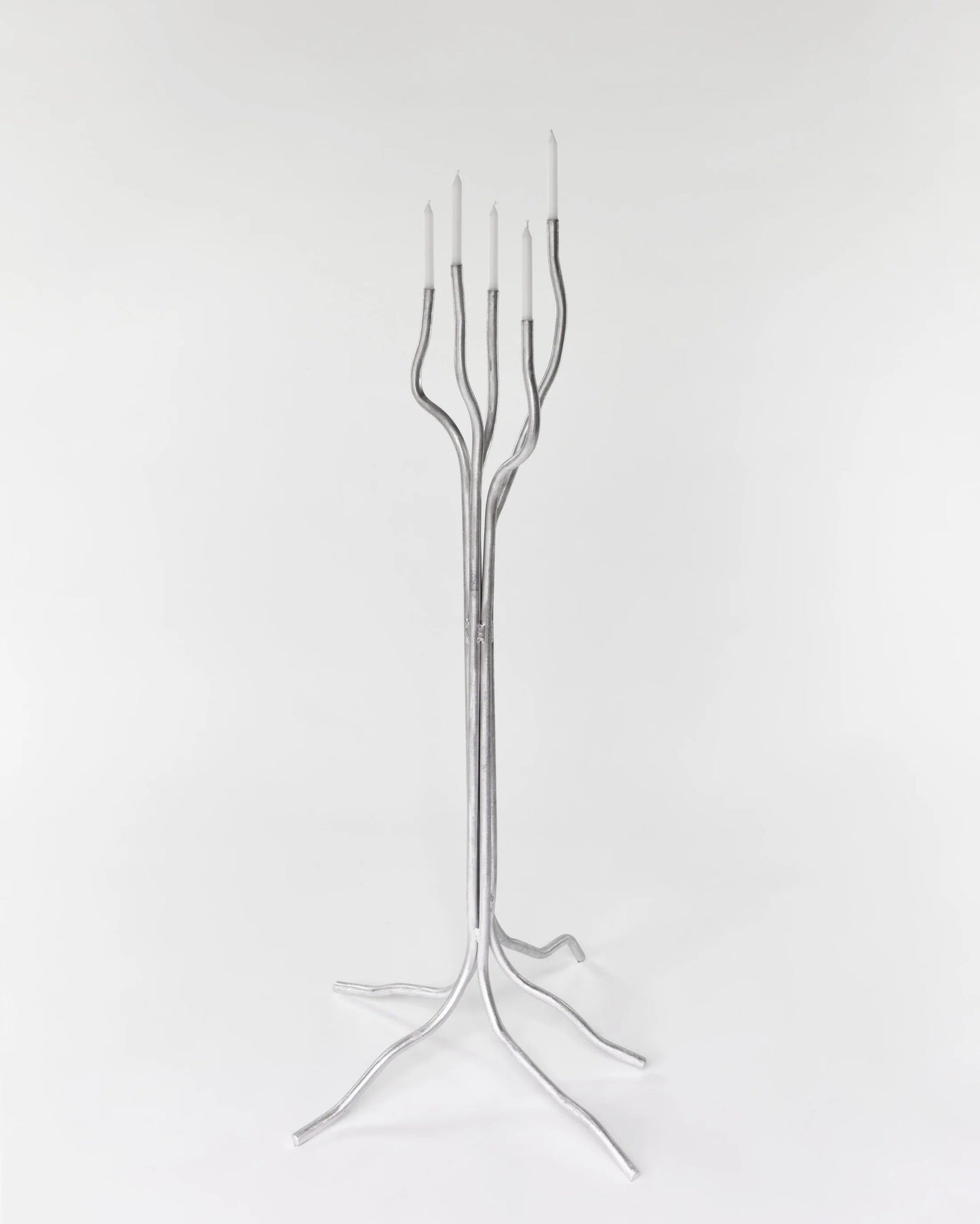 GRAND CANDÉLABRE EN ALUMINIUM