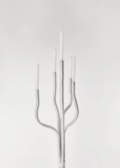 GRAND CANDÉLABRE EN ALUMINIUM