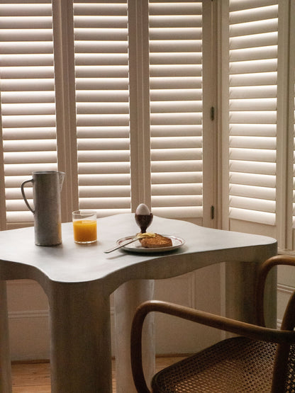 TABLE À MANGER EN ALUMINIUM