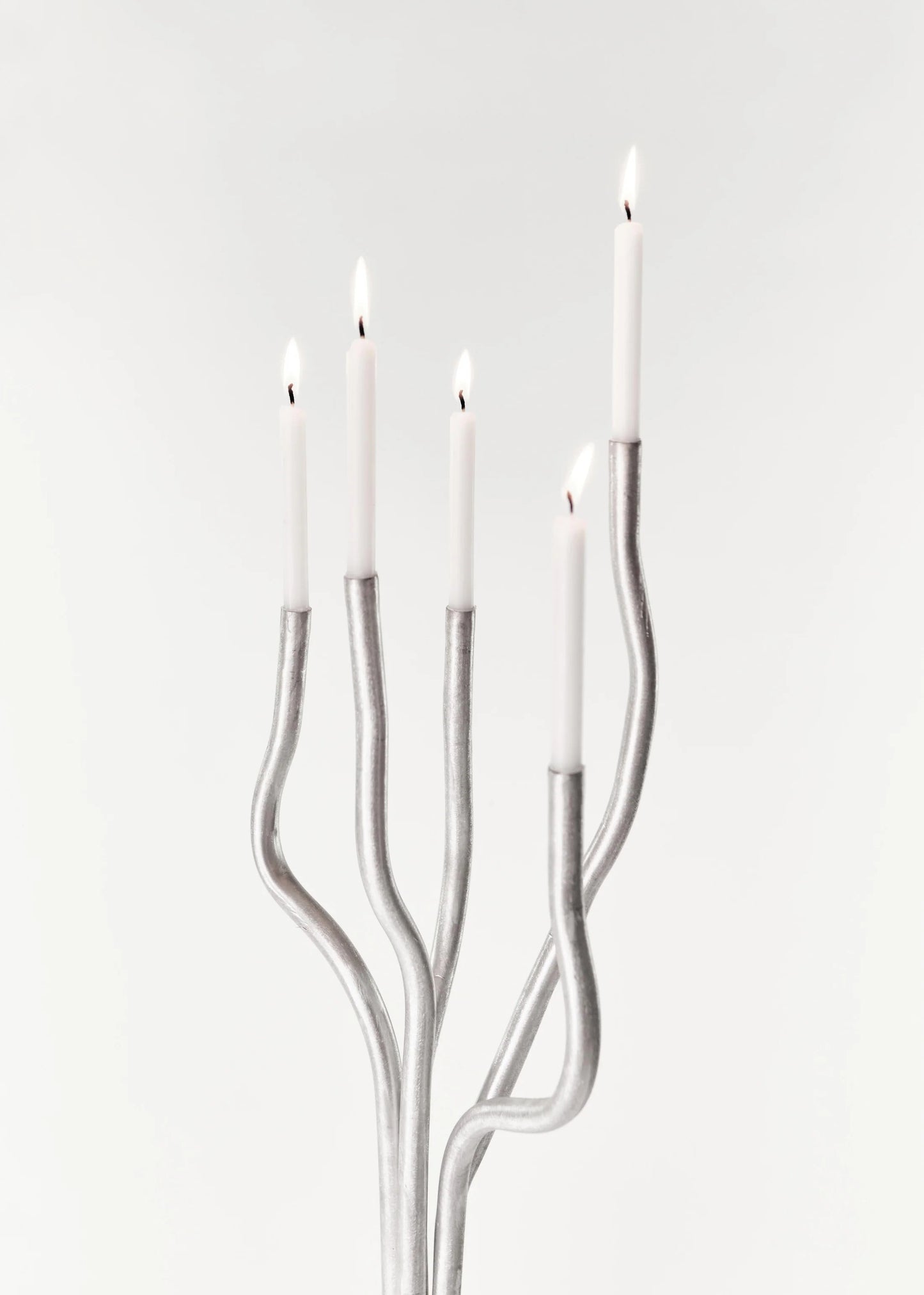 GRAND CANDÉLABRE EN ALUMINIUM