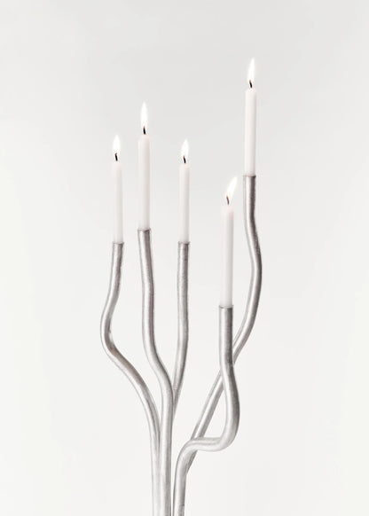 GRAND CANDÉLABRE EN ALUMINIUM