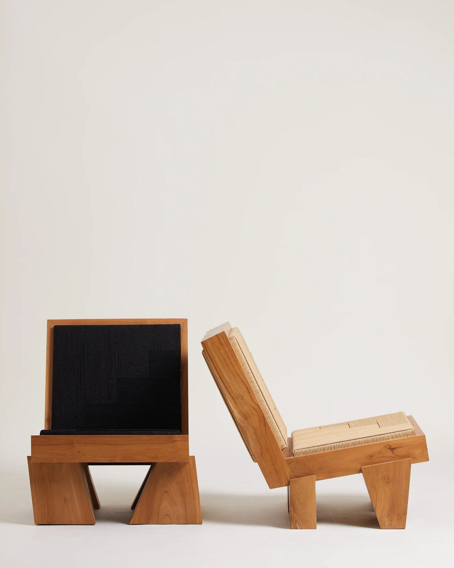 BLOCK ARMCHAIR IN BLACK NATURAL ROPE