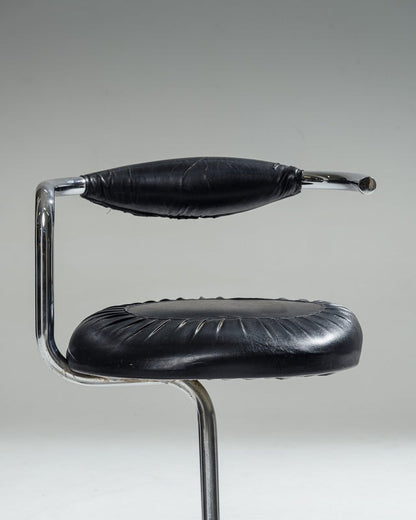 PAIRE DE CHAISES 'COBRA', GIOTTO STOPPINO, 1970s