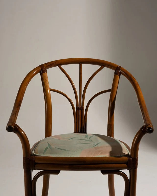 PAIRE DE FAUTEUILS EN ROTIN ET TISSU FLEURI, 1970s