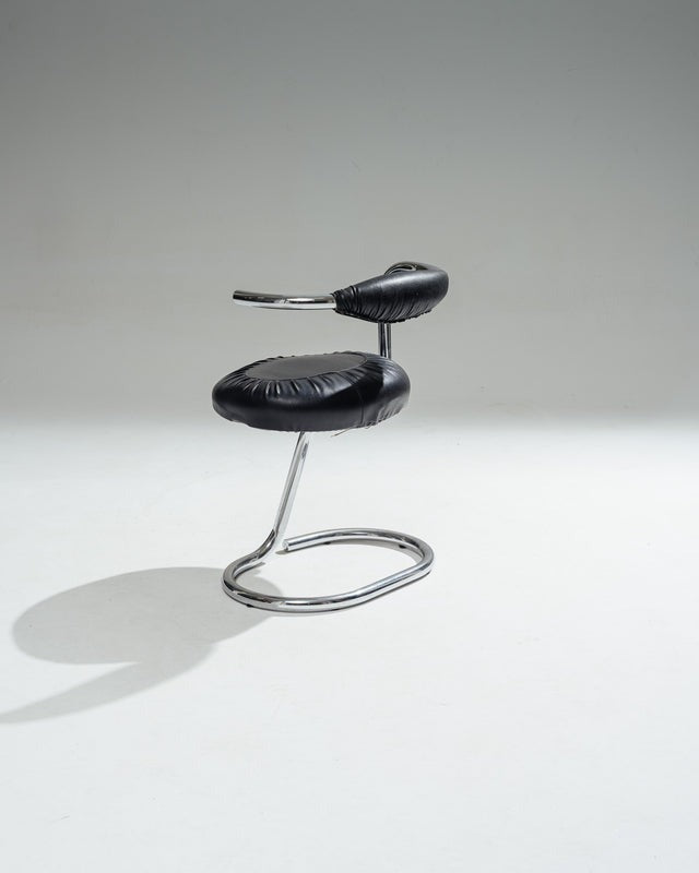 PAIRE DE CHAISES 'COBRA', GIOTTO STOPPINO, 1970s