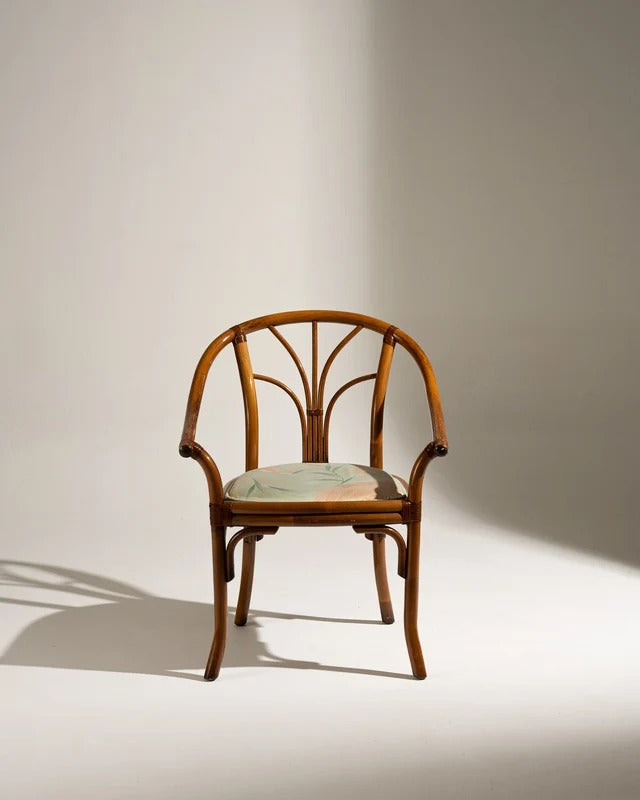 PAIRE DE FAUTEUILS EN ROTIN ET TISSU FLEURI, 1970s