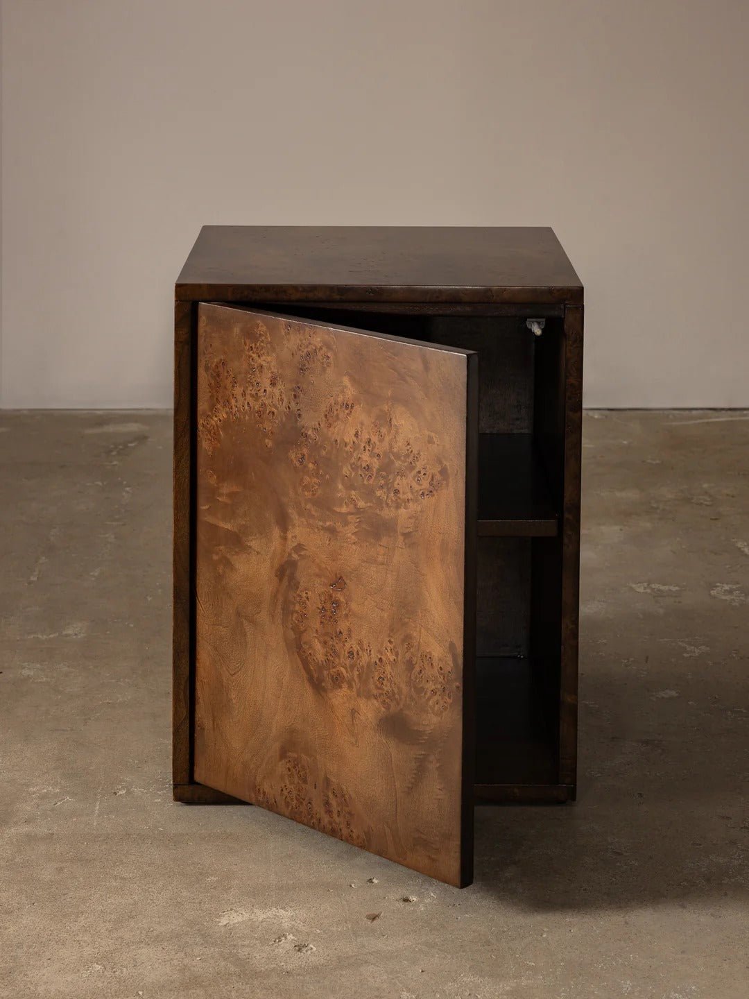 TABLE D'APPOINT EN LOUPE DE BOIS