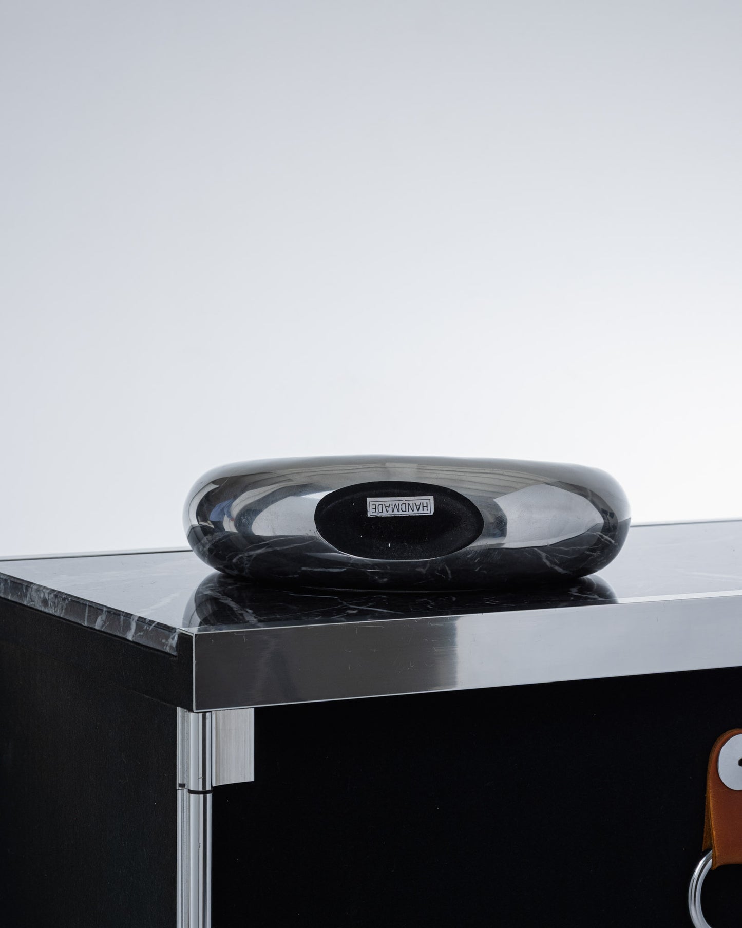 VASE SPACE AGE EN ALUMINIUM, 1980s