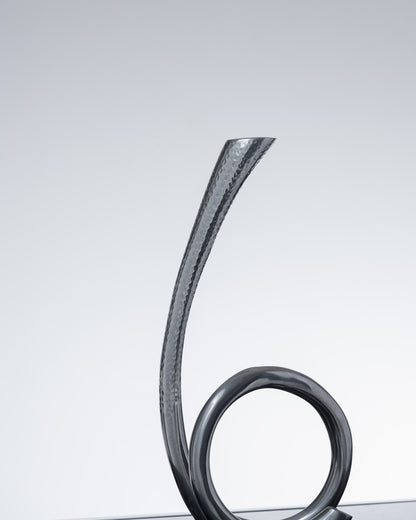 BOUGEOIR CURLY EN MÉTAL MARTELÉ, 1970s