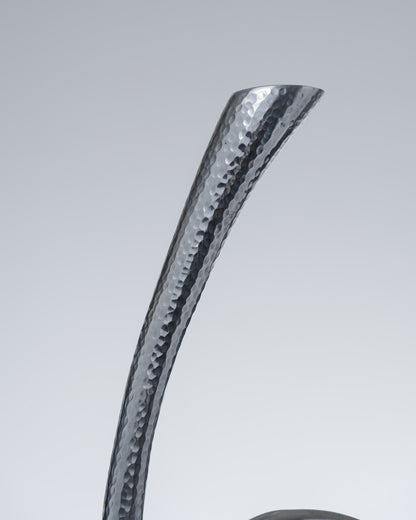 BOUGEOIR CURLY EN MÉTAL MARTELÉ, 1970s