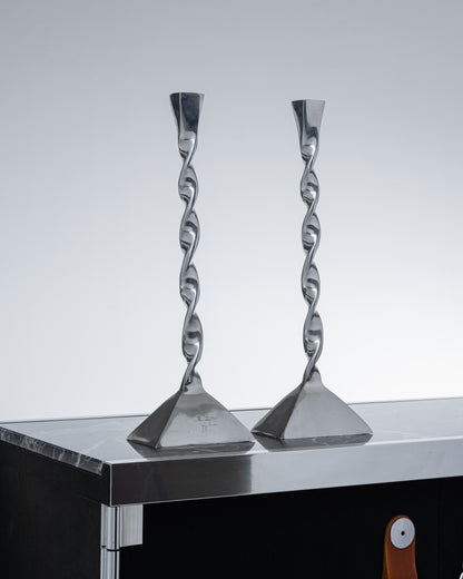 PAIRE DE BOUGEOIRS TORSADÉ EN MÉTAL, 1980s