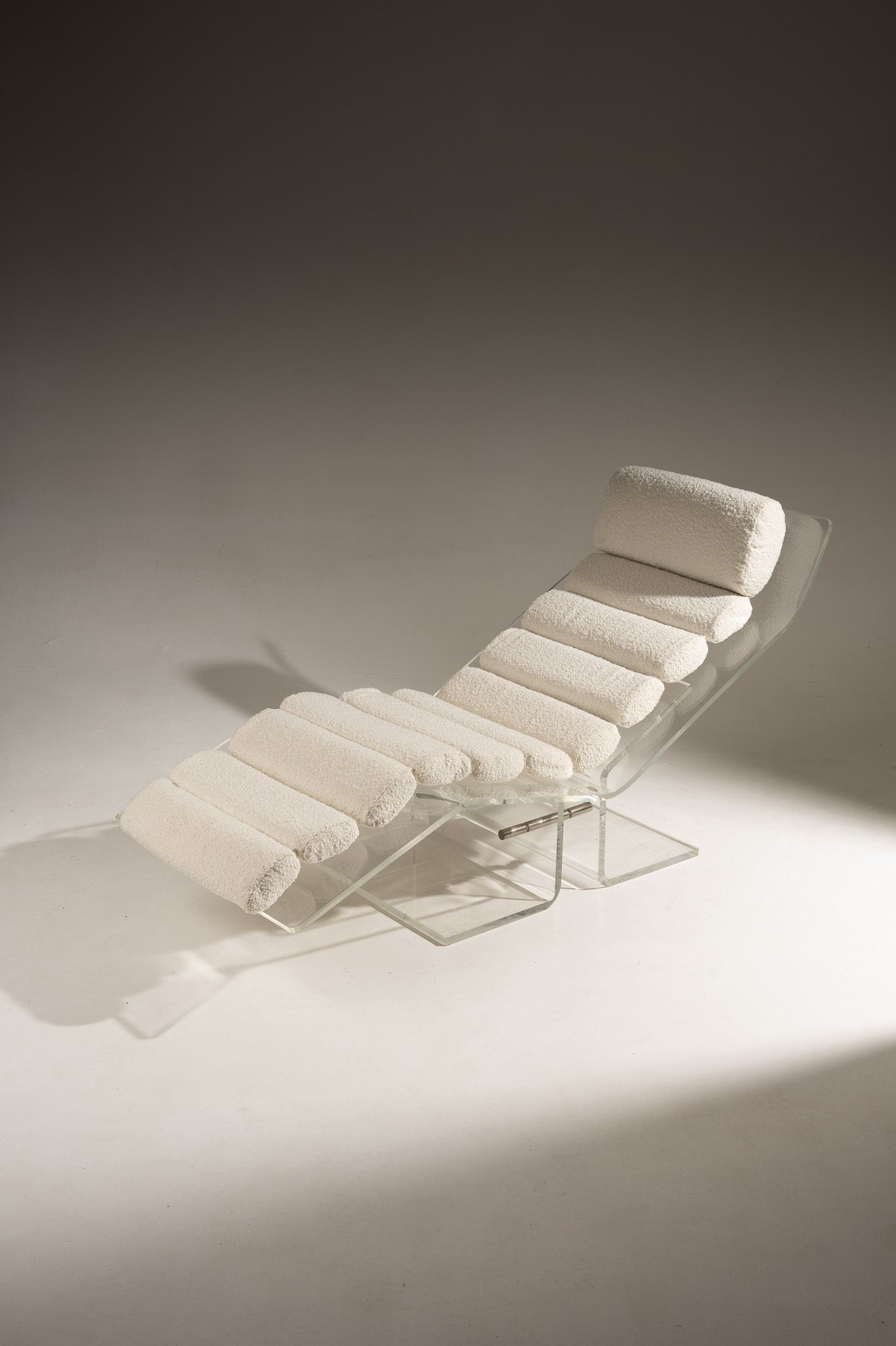 PLEXIGLASS LOUNGE CHAIR, 1970s