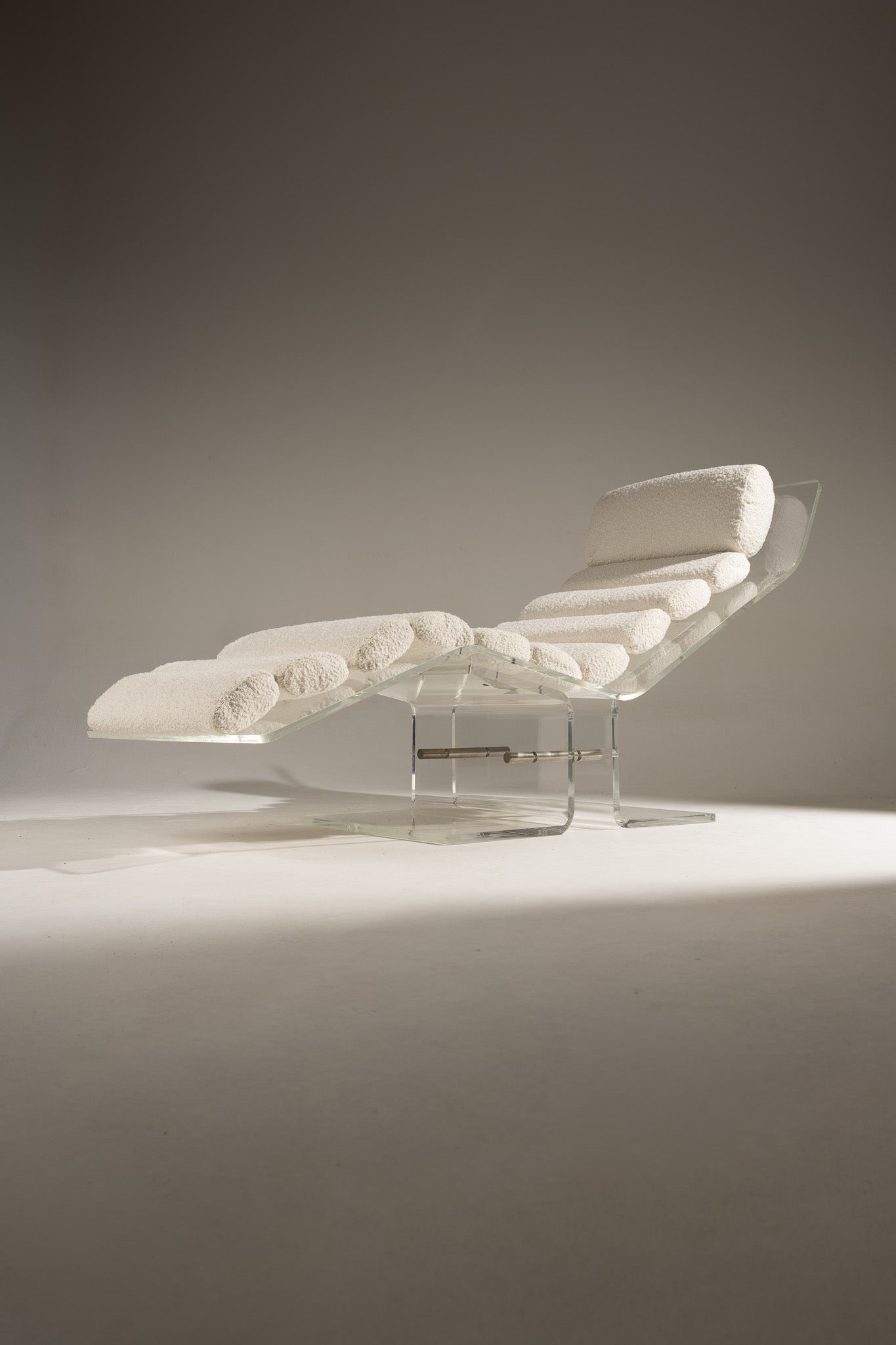 PLEXIGLASS LOUNGE CHAIR, 1970s