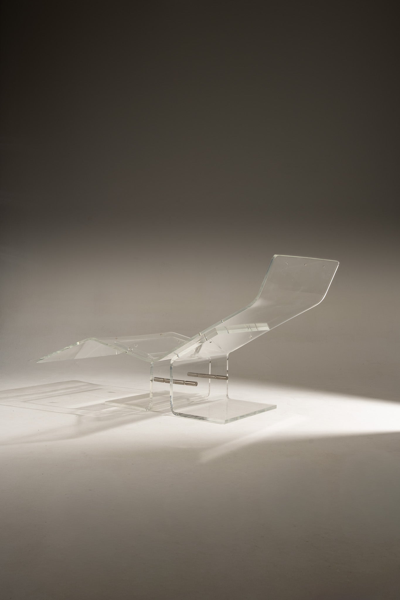 PLEXIGLASS LOUNGE CHAIR, 1970s