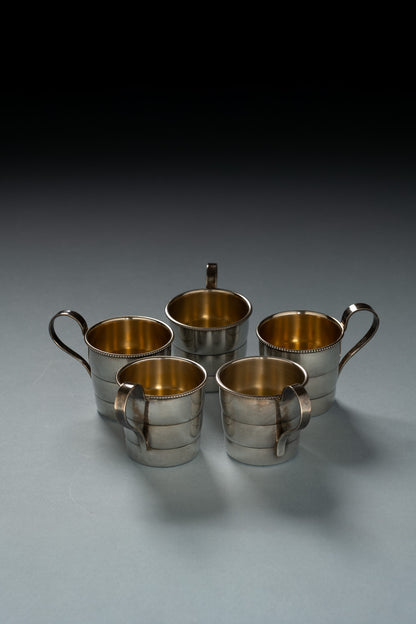 SET DE 5 TASSES EN MÉTAL ARGENTÉ, 1960s